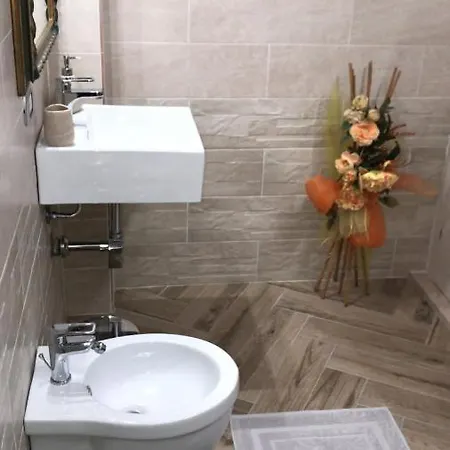 Il Giardino Delle Rose بيت ضيافة غالّيبولي