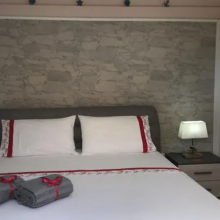 Il Giardino Delle Rose بيت ضيافة غالّيبولي